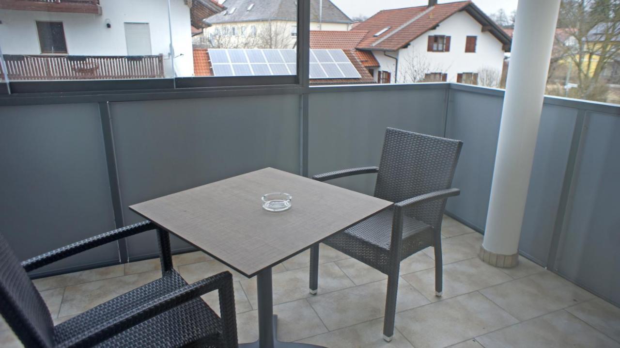 Hotel Heimfeld Restaurant Cafe Garching an Der Alz Kültér fotó