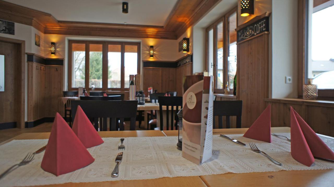 Hotel Heimfeld Restaurant Cafe Garching an Der Alz Kültér fotó