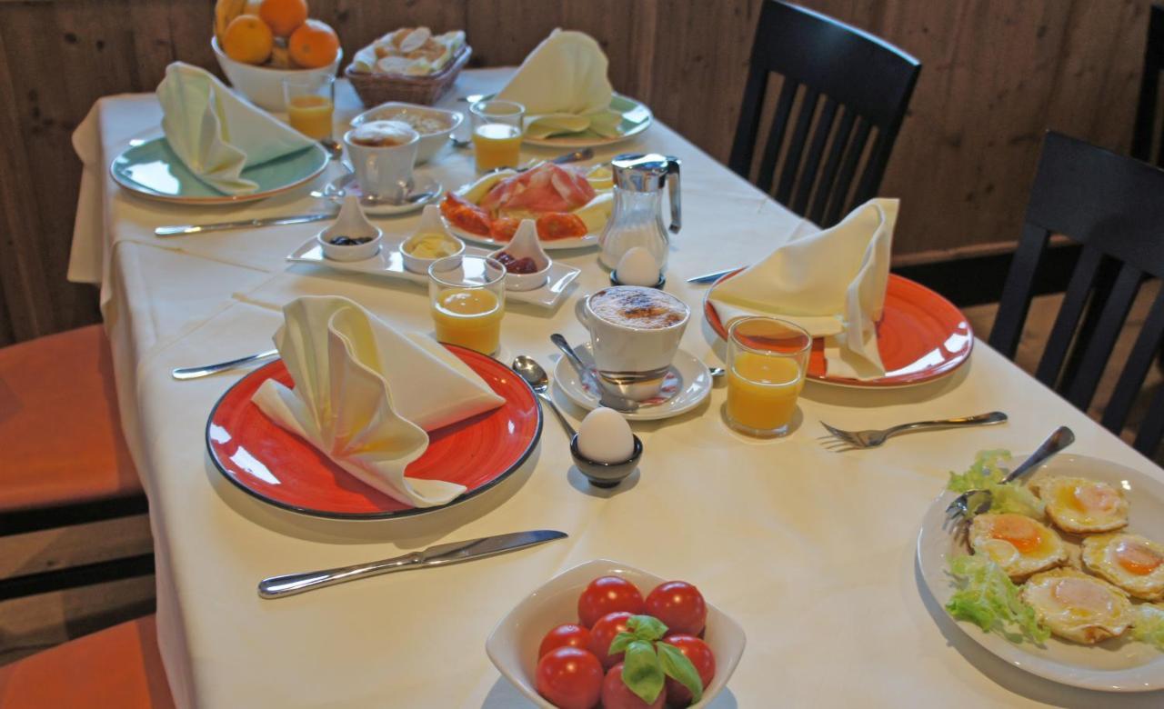 Hotel Heimfeld Restaurant Cafe Garching an Der Alz Kültér fotó
