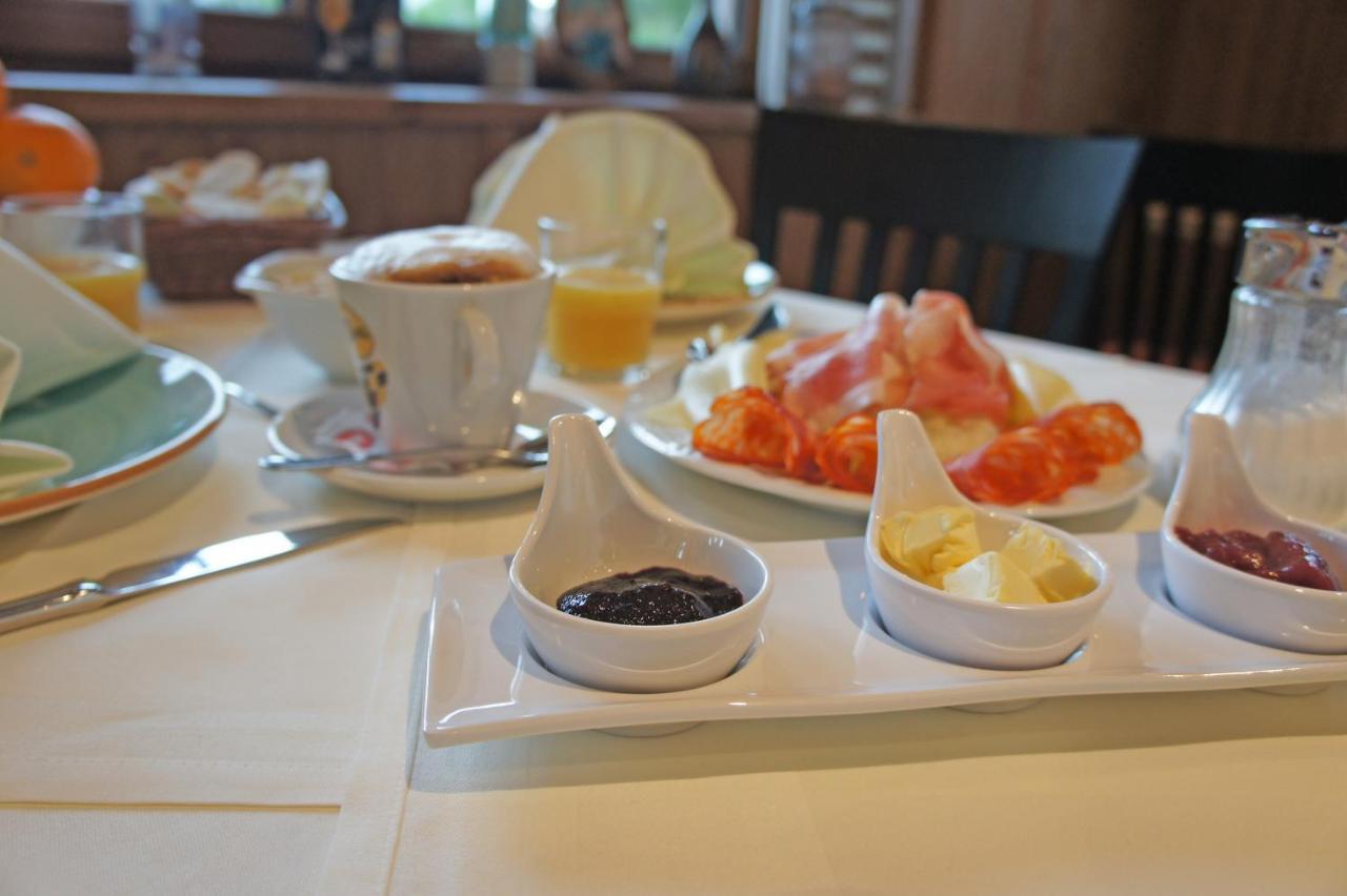 Hotel Heimfeld Restaurant Cafe Garching an Der Alz Kültér fotó