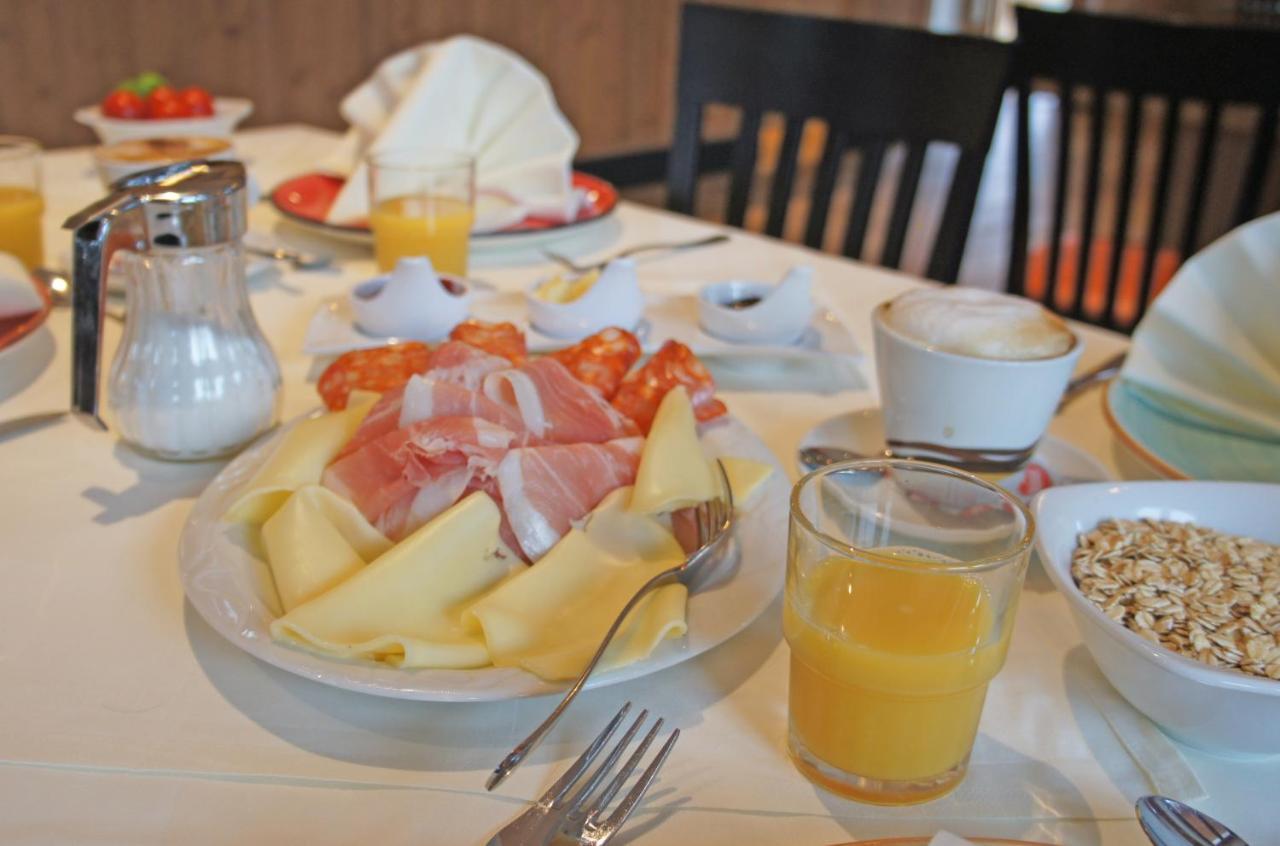 Hotel Heimfeld Restaurant Cafe Garching an Der Alz Kültér fotó